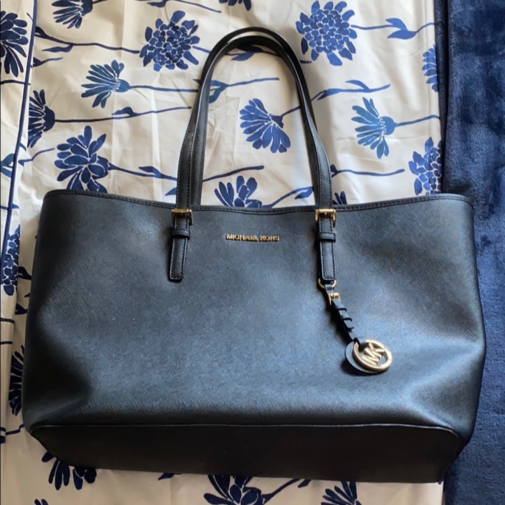 Michael Kors (MK) + Wallet